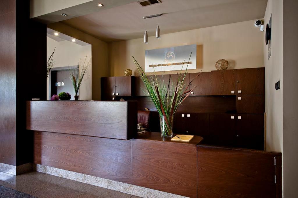 קונסטנסין-יז'יורנה Hotel Borowina מראה חיצוני תמונה